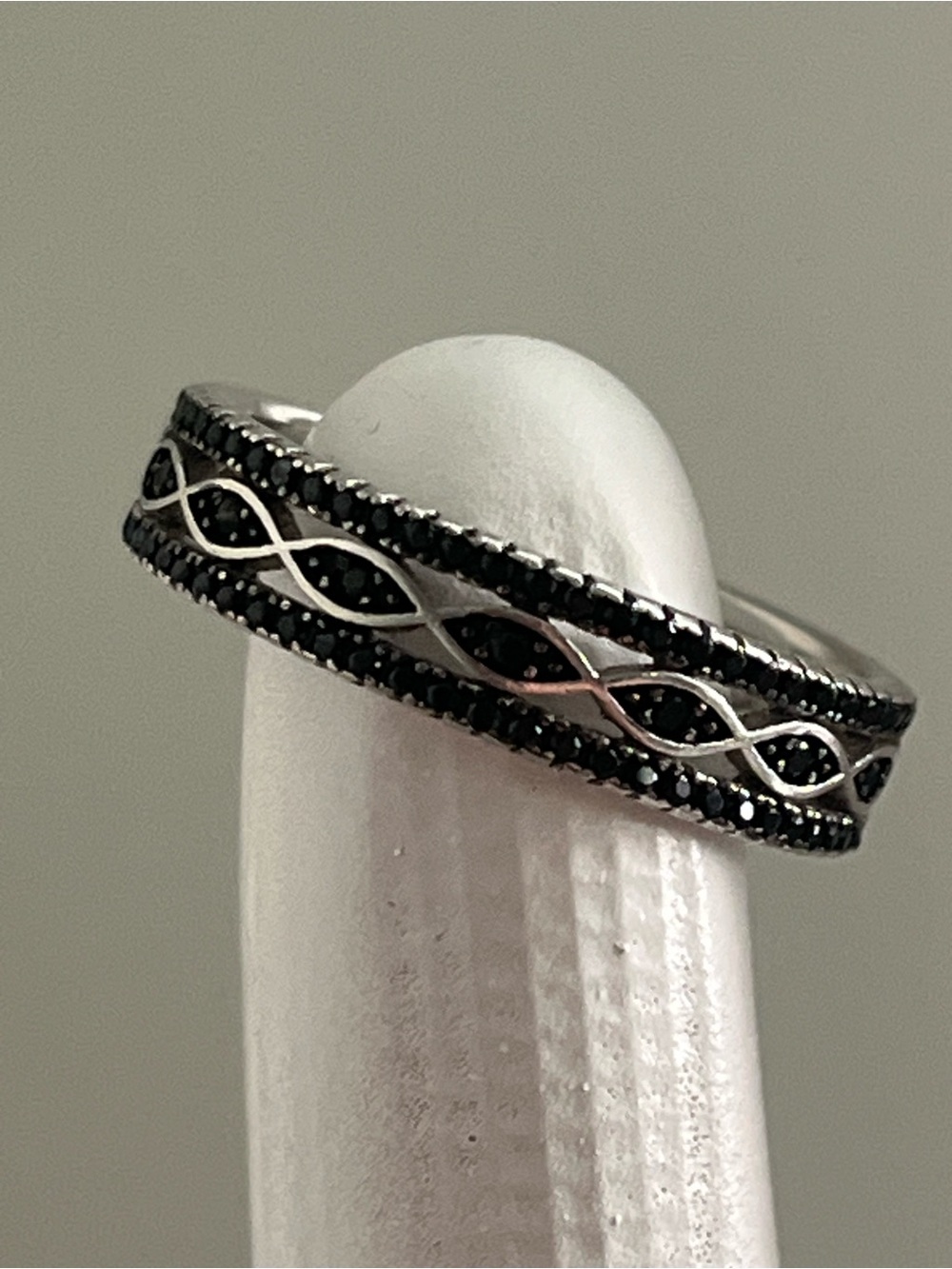 Sterling Silver Black Spinel Infinity Band Ring